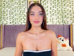 Watch Lilithcapri7´s Live Show on BongaCams