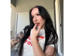Watch ChampagneMoon´s Live Show on ItsLive