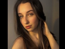 Watch HeylaRose´s Live Show on ItsLive