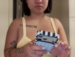 Watch oohhellothere´s Live Show on Chaturbate