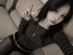 Watch AldaLalonde´s Live Show on BongaCams