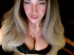 Watch sizzling_cassie130´s Live Show on Chaturbate