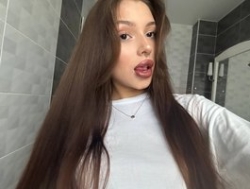 Watch LeylaBrooklyn´s Live Show on BongaCams