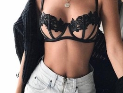 Watch MilaWinslet´s Live Show on BongaCams